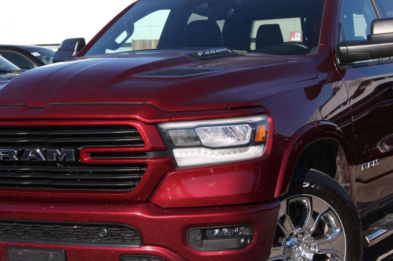 2022 RAM 1500 Laramie Crew Cab 4x4  Gps SiriusXM SideSteps Parki Photo