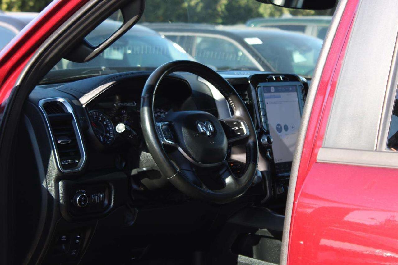 2022 RAM 1500 Laramie Crew Cab 4x4  Gps SiriusXM SideSteps Parki Photo