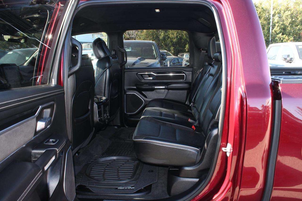 2022 RAM 1500 Laramie Crew Cab 4x4  Gps SiriusXM SideSteps Parki Photo