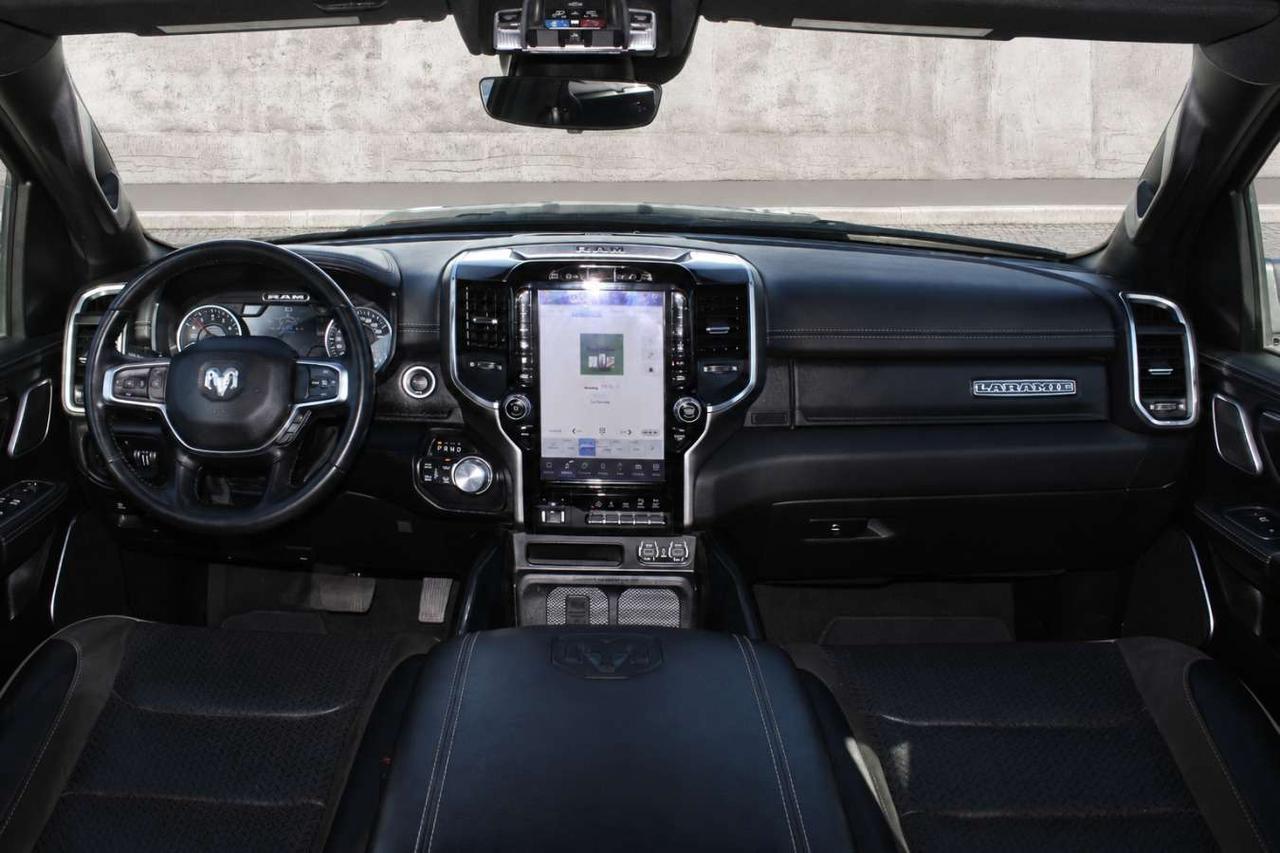2022 RAM 1500 Laramie Crew Cab 4x4  Gps SiriusXM SideSteps Parki Photo