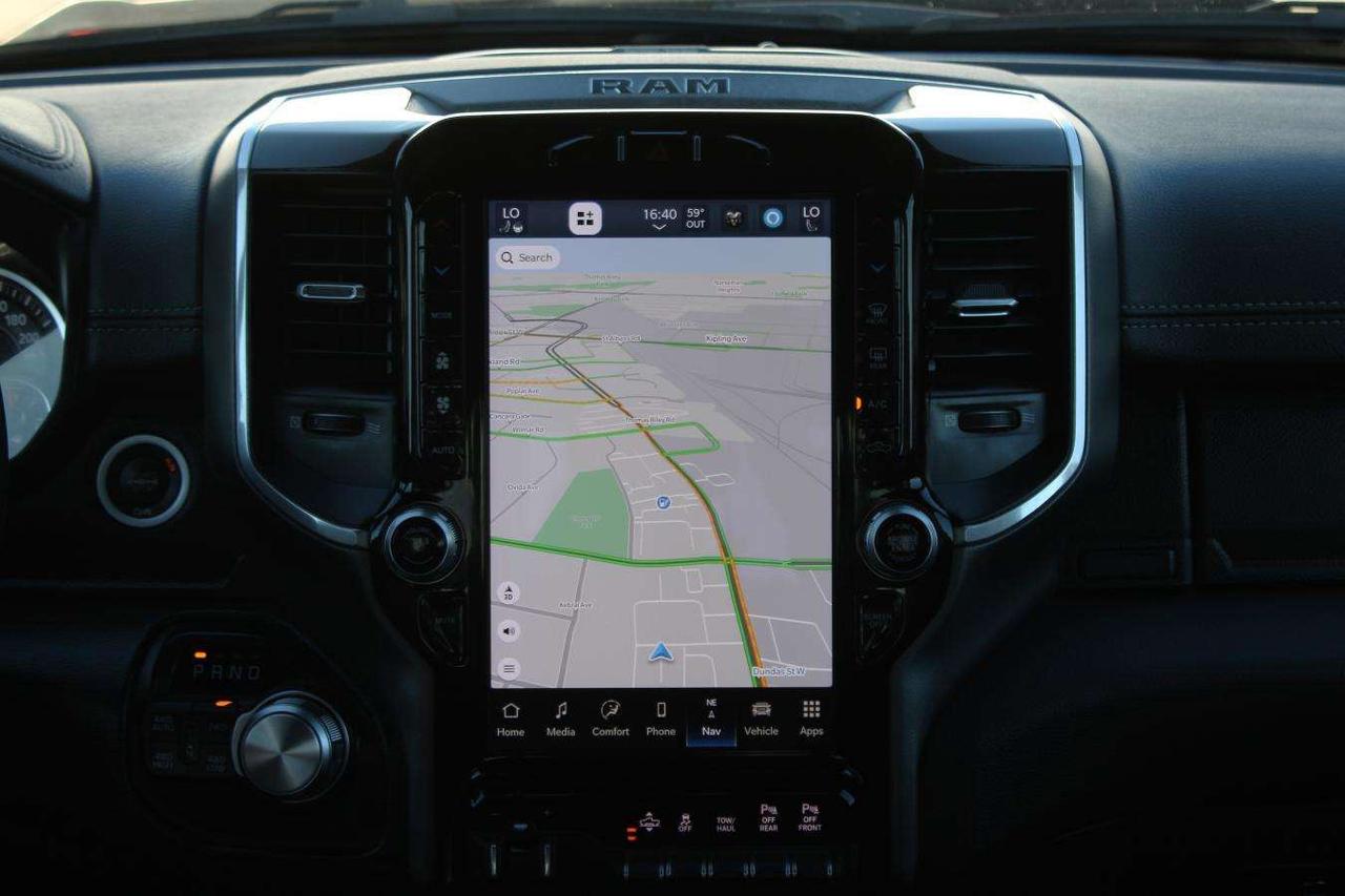 2022 RAM 1500 Laramie Crew Cab 4x4  Gps SiriusXM SideSteps Parki Photo