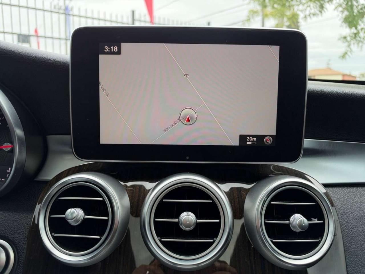 2019 Mercedes-Benz GLC GLC 300 4MATIC AMG PKG * NO ACCIDENTS / DRIVER ASSIST / PANO / Photo