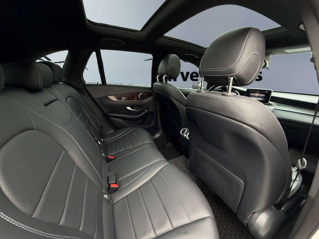 2019 Mercedes-Benz GLC GLC 300 4MATIC AMG PKG * NO ACCIDENTS / DRIVER ASSIST / PANO / Photo