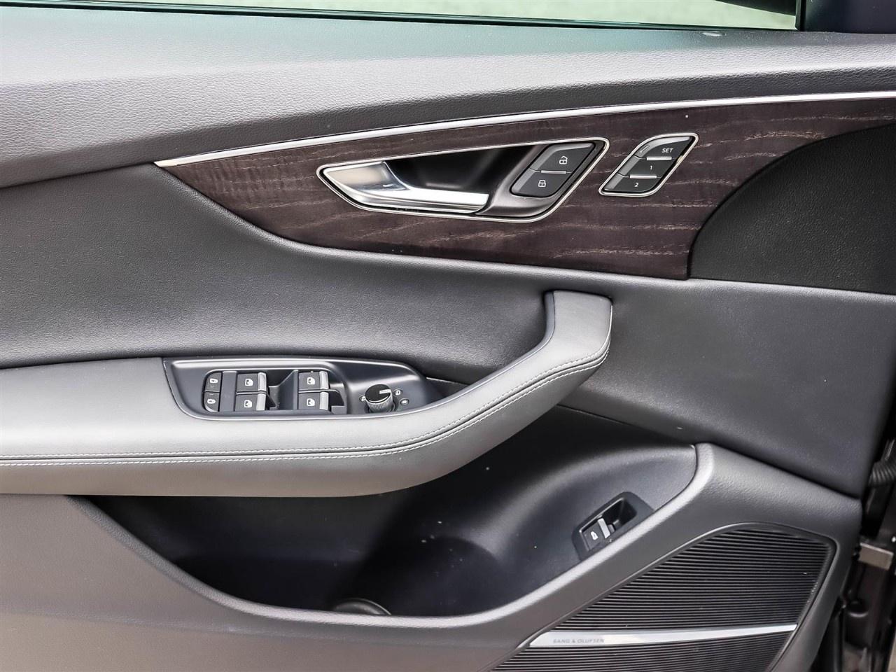 2025 Audi Q8 Technik 55 TFSI quattro Photo