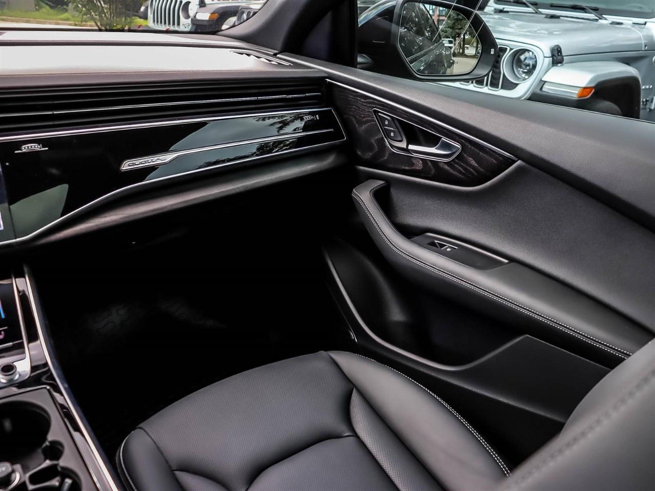 2025 Audi Q8 Technik 55 TFSI quattro Photo