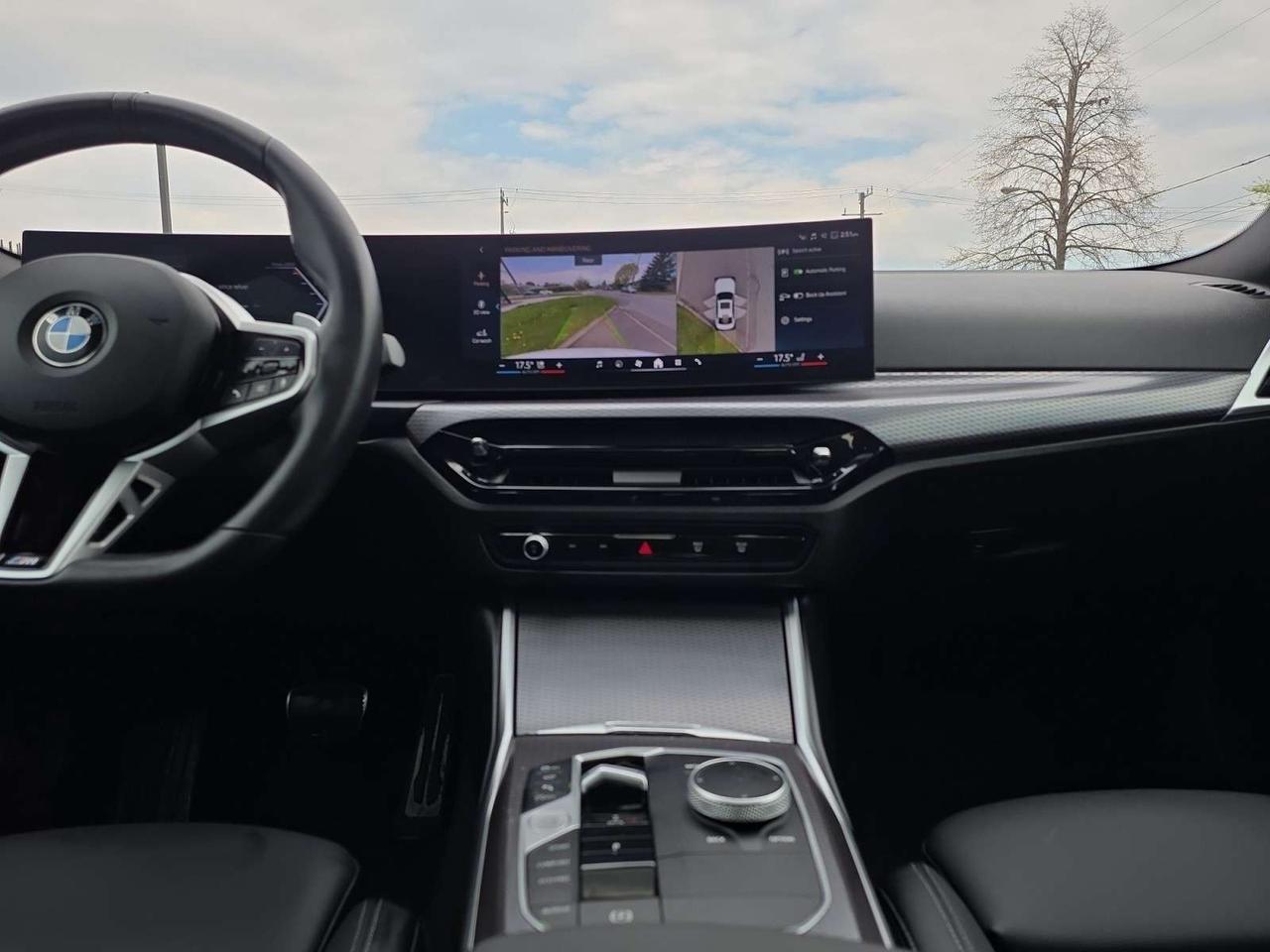 2025 BMW 3 Series 330i xDrive M-SPORT * HUD / DRIVER ASSIST / CARPLAY / CAMERA / ROOF Photo