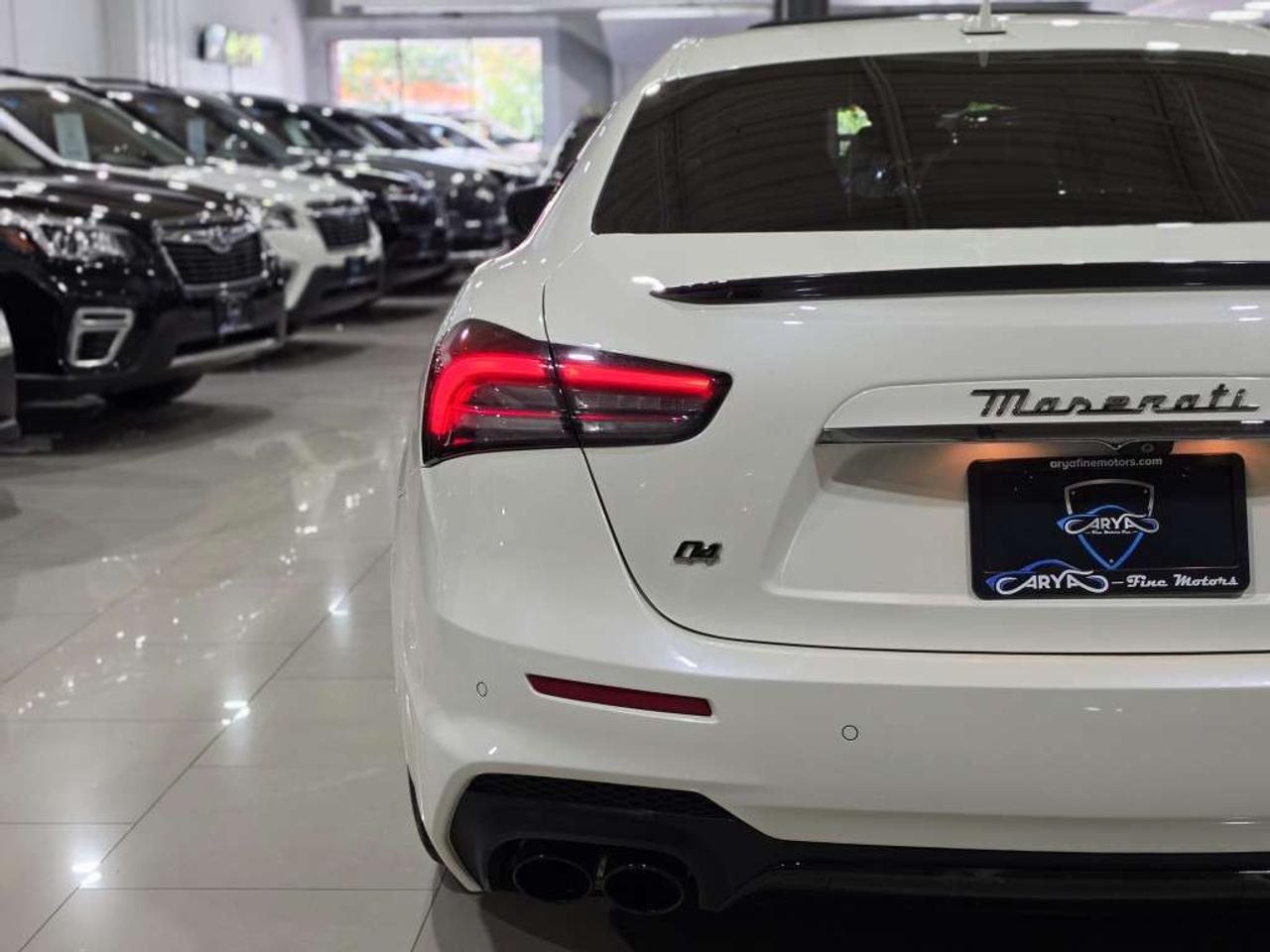 2022 Maserati Ghibli Modena Q4 AWD NERISSIMO CARBON PKG NO ACCIDENT BLACK LEATHER WITH RED STITCHING Photo