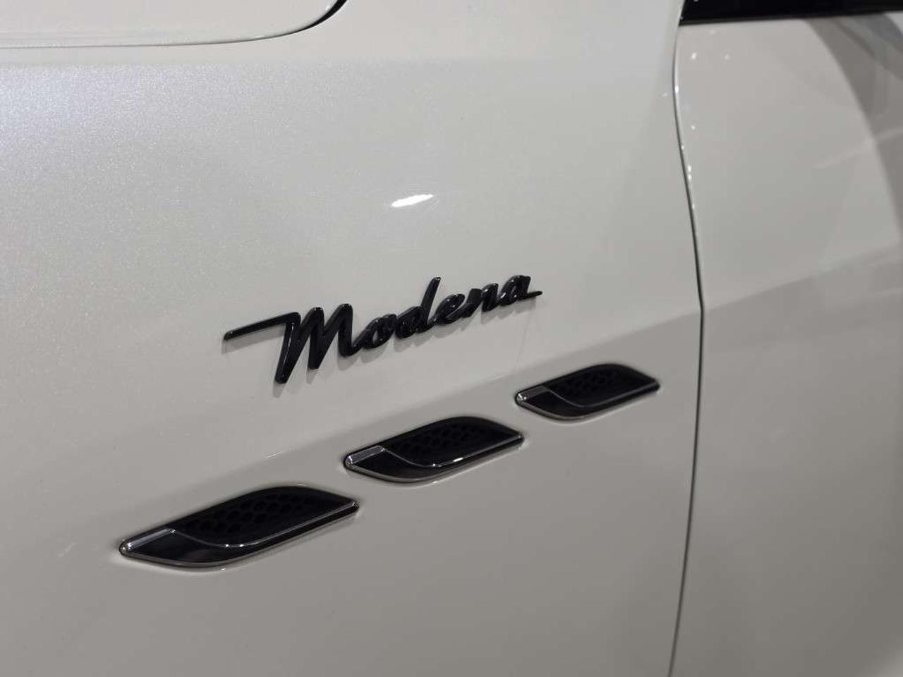 2022 Maserati Ghibli Modena Q4 AWD NERISSIMO CARBON PKG NO ACCIDENT BLACK LEATHER WITH RED STITCHING Photo
