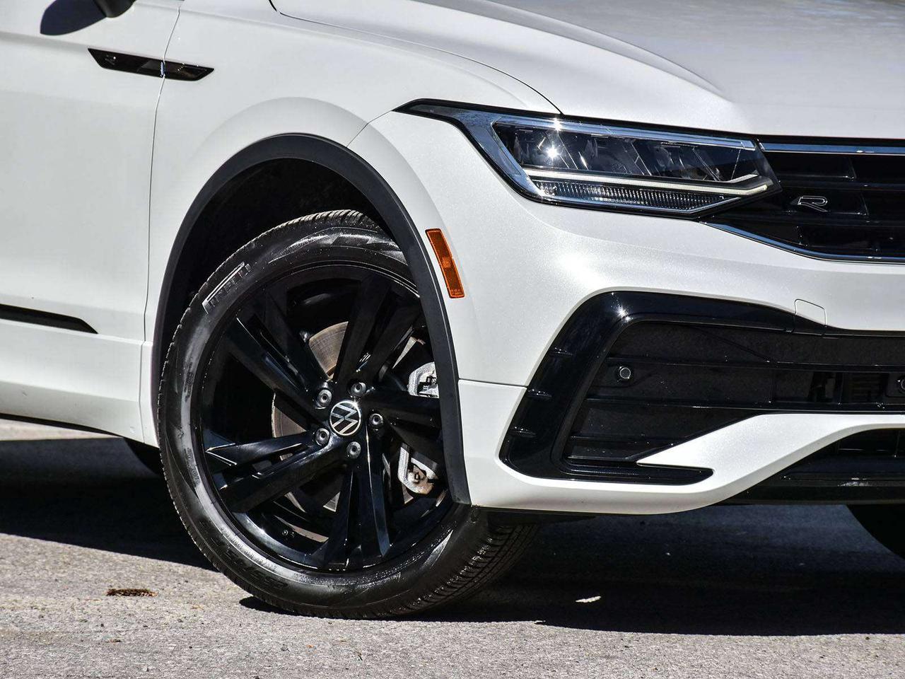 2024 Volkswagen Tiguan Comfortline R-Line Black Edition 4dr All-Wheel Drive 4MOTION Photo1