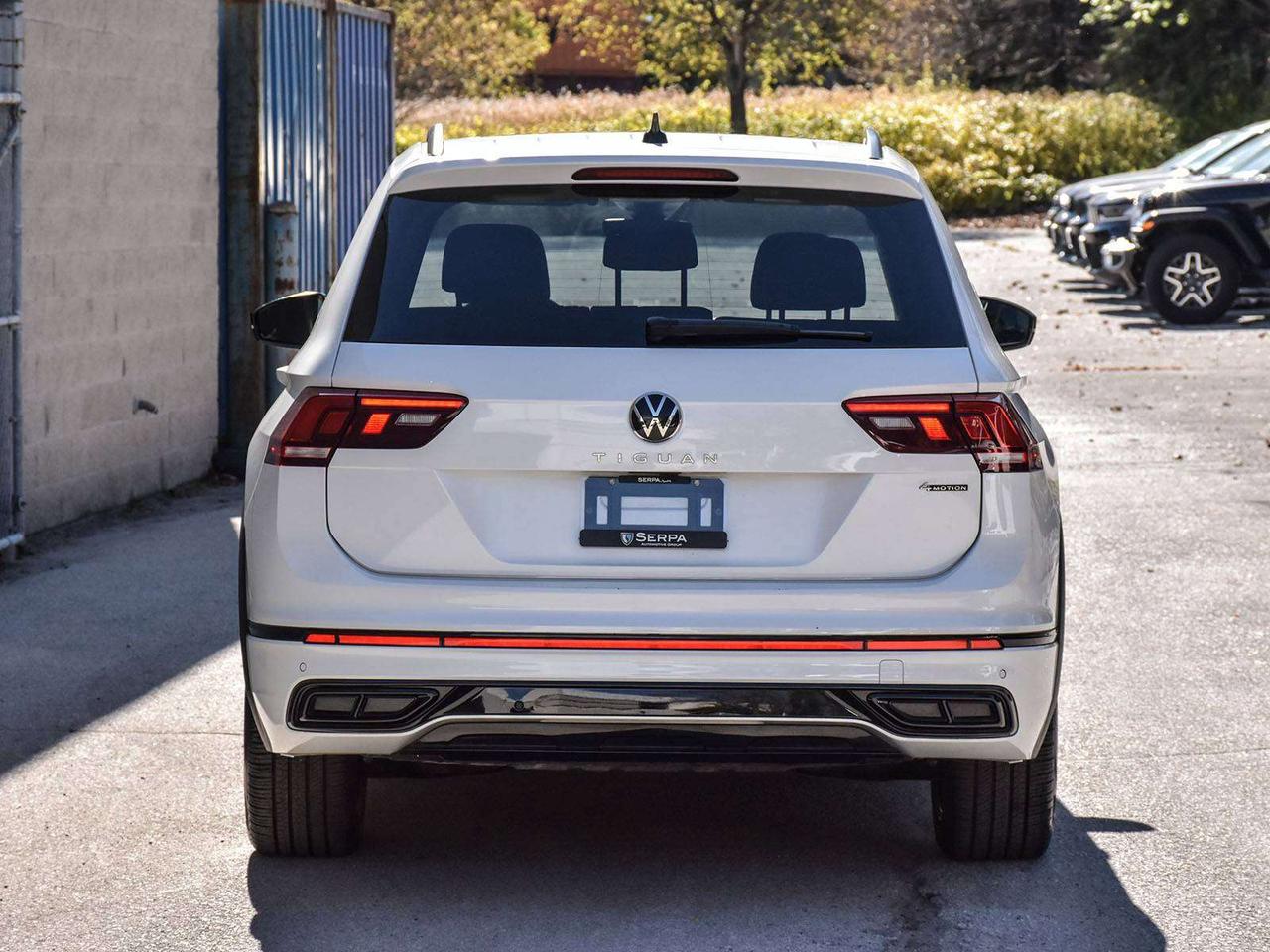 2024 Volkswagen Tiguan Comfortline R-Line Black Edition 4dr All-Wheel Drive 4MOTION Photo