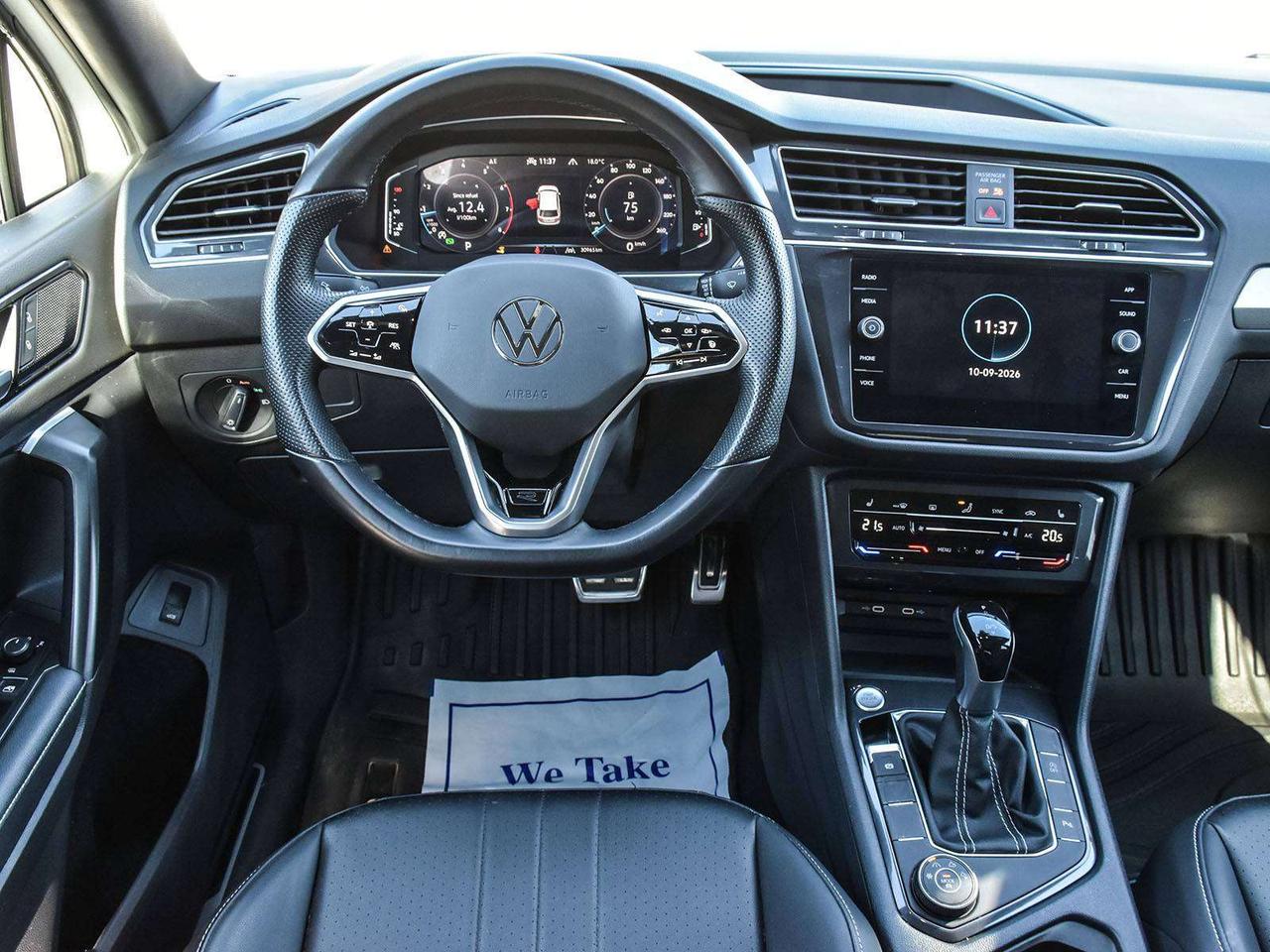 2024 Volkswagen Tiguan Comfortline R-Line Black Edition 4dr All-Wheel Drive 4MOTION Photo