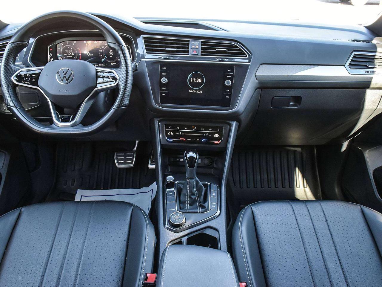 2024 Volkswagen Tiguan Comfortline R-Line Black Edition 4dr All-Wheel Drive 4MOTION Photo