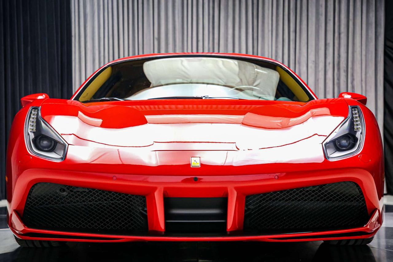 2019 Ferrari 488 GTB V8 CARBONEXT CERAMICBRAKES BEIGEINT NOACCIDENT Photo