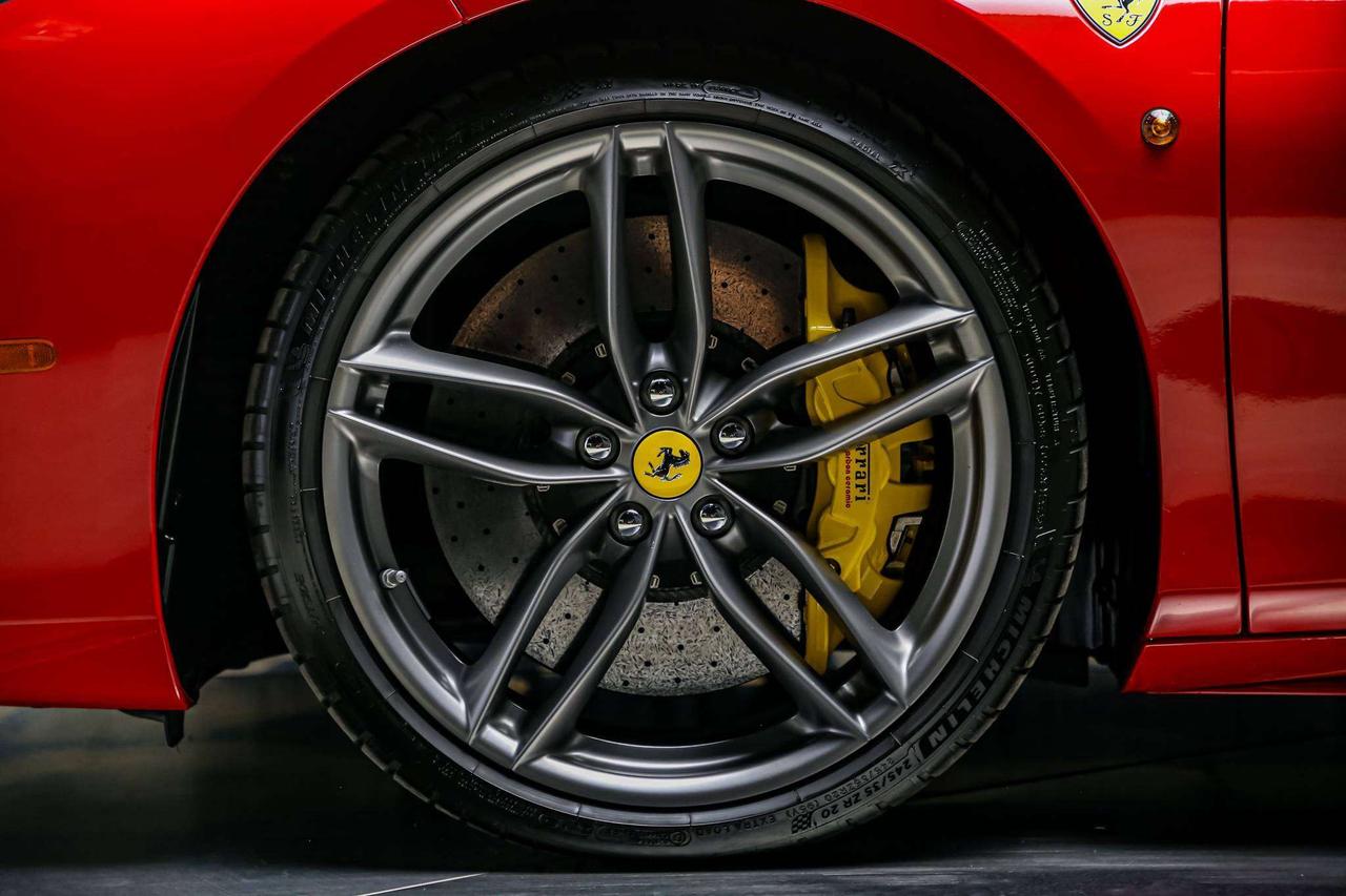 2019 Ferrari 488 GTB V8 CARBONEXT CERAMICBRAKES BEIGEINT NOACCIDENT Photo