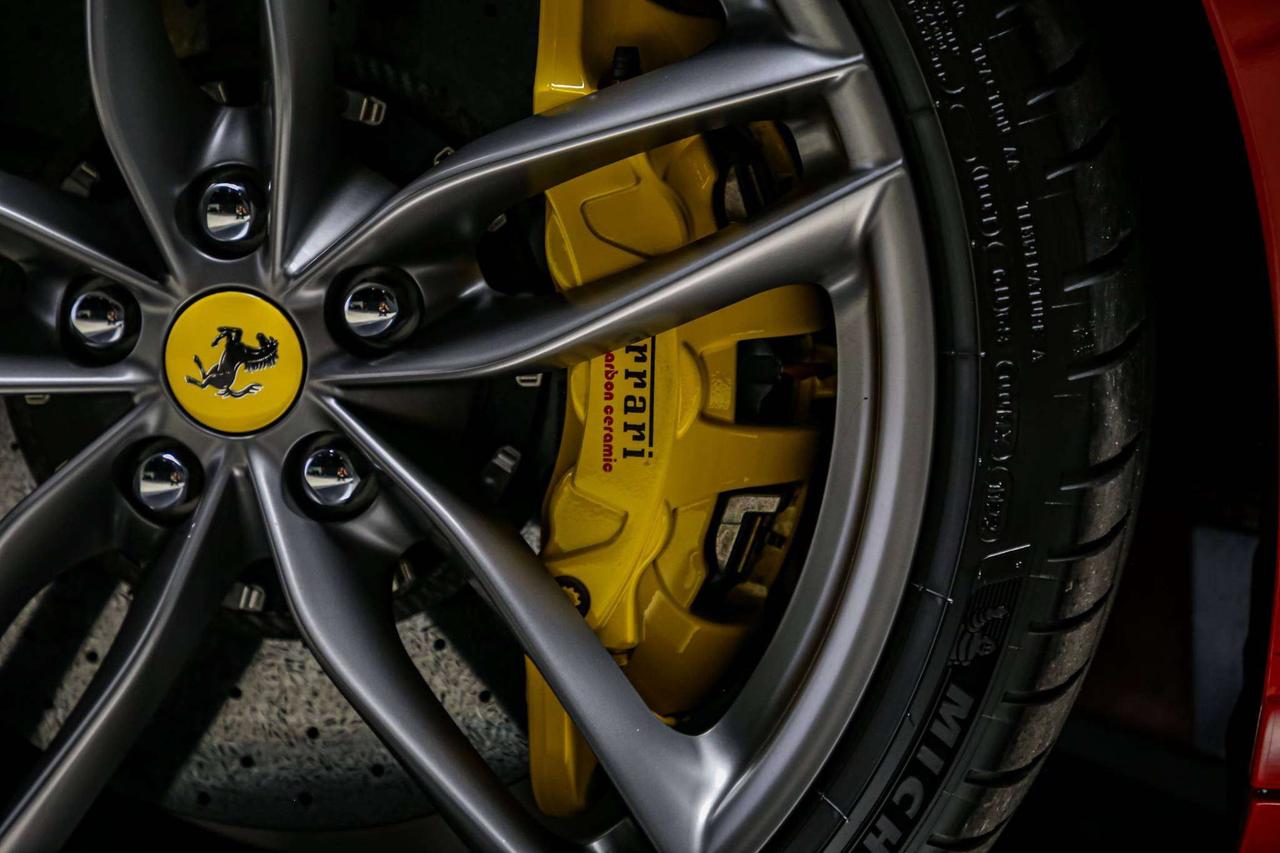 2019 Ferrari 488 GTB V8 CARBONEXT CERAMICBRAKES BEIGEINT NOACCIDENT Photo