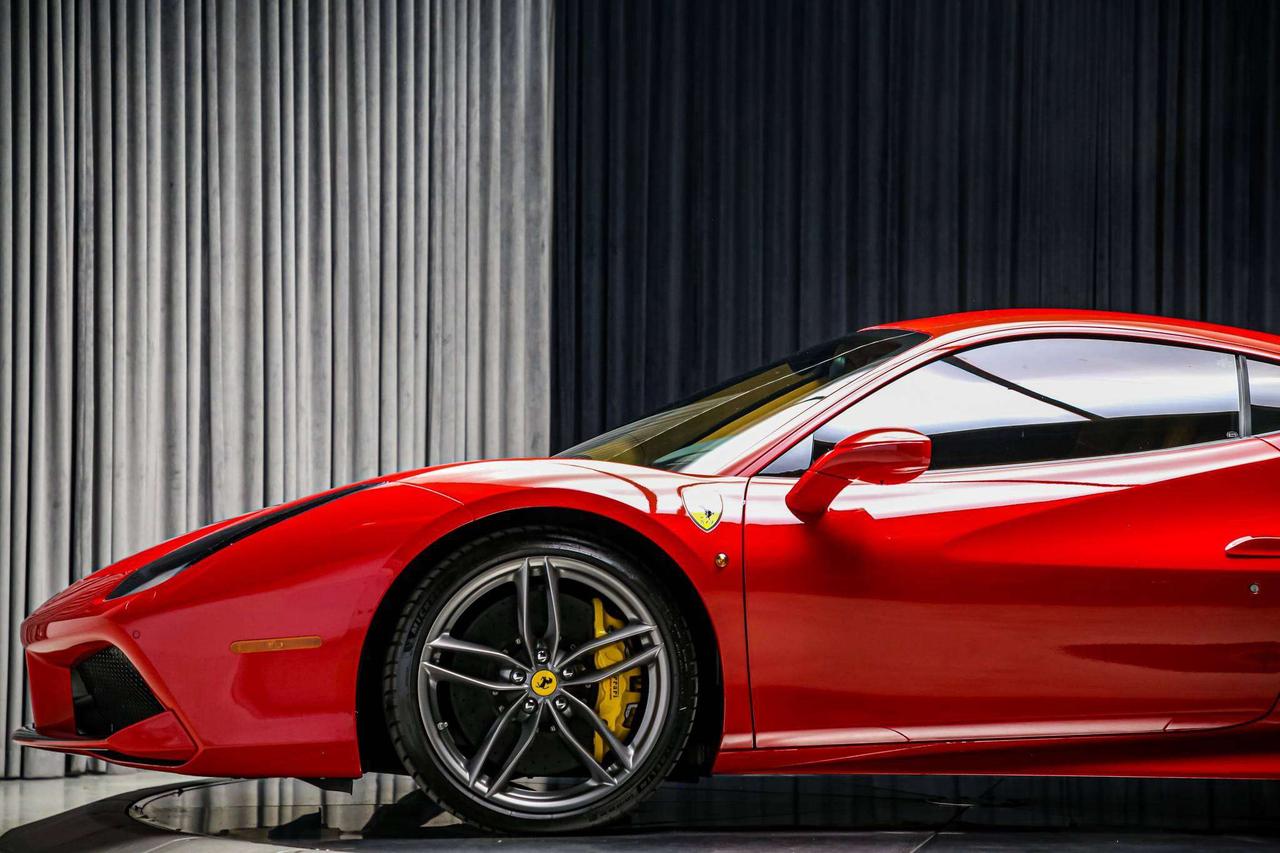 2019 Ferrari 488 GTB V8 CARBONEXT CERAMICBRAKES BEIGEINT NOACCIDENT Photo