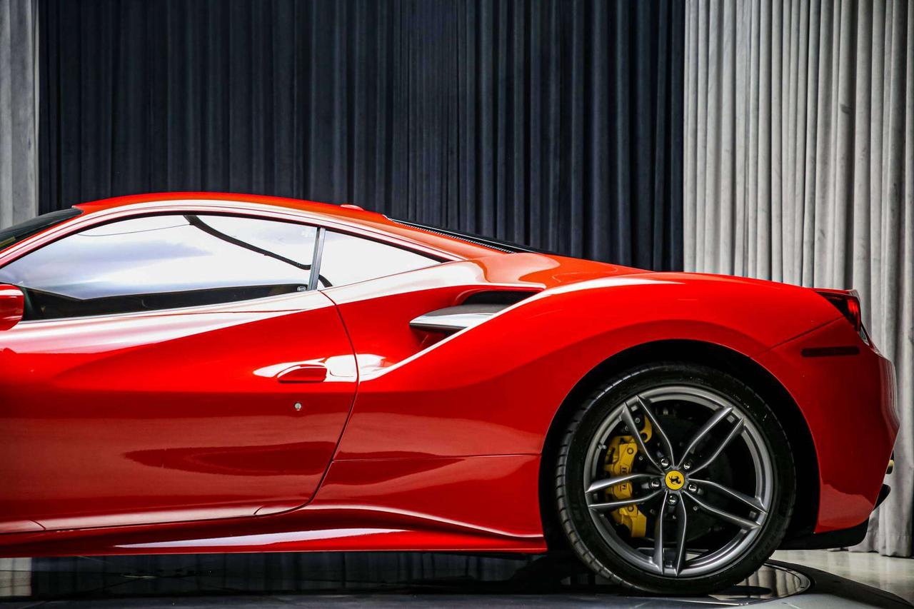2019 Ferrari 488 GTB V8 CARBONEXT CERAMICBRAKES BEIGEINT NOACCIDENT Photo