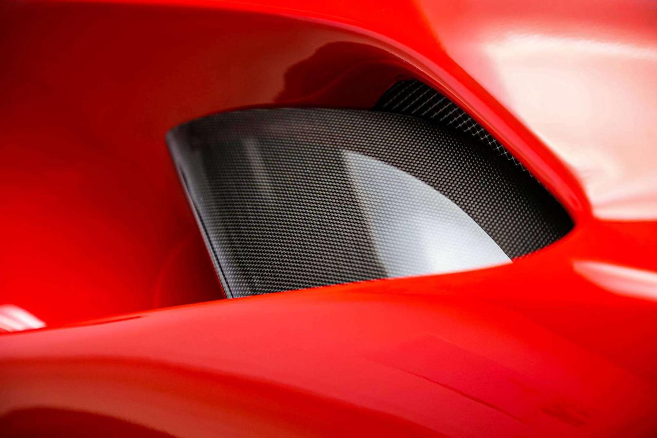 2019 Ferrari 488 GTB V8 CARBONEXT CERAMICBRAKES BEIGEINT NOACCIDENT Photo
