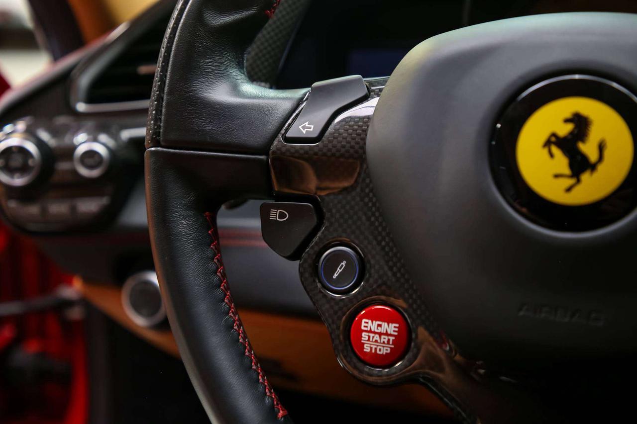 2019 Ferrari 488 GTB V8 CARBONEXT CERAMICBRAKES BEIGEINT NOACCIDENT Photo
