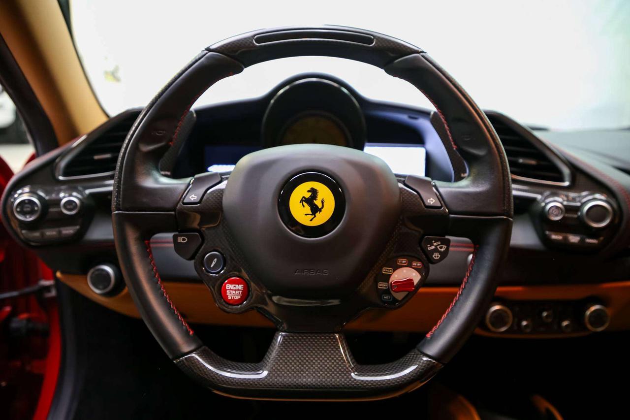 2019 Ferrari 488 GTB V8 CARBONEXT CERAMICBRAKES BEIGEINT NOACCIDENT Photo
