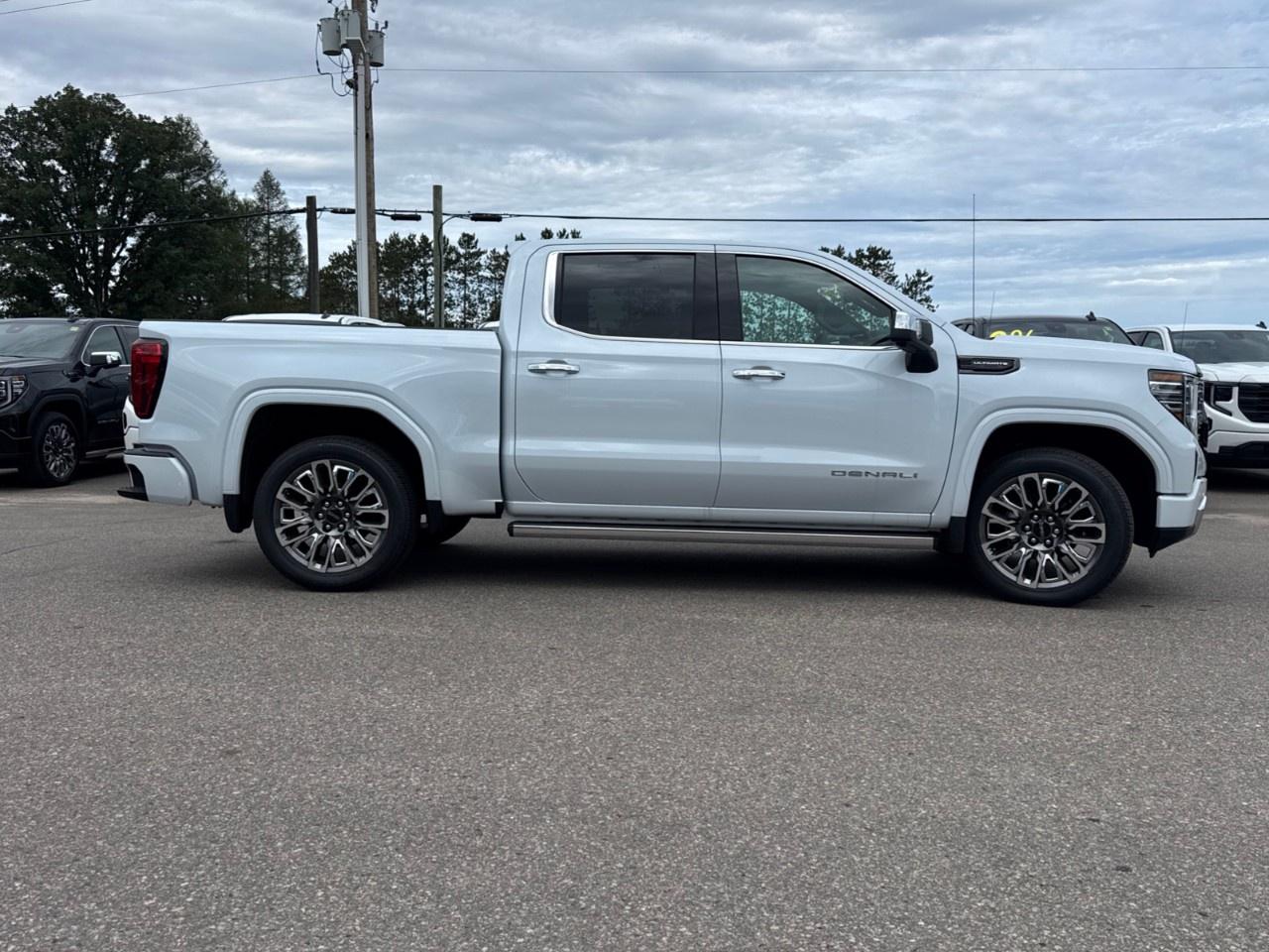 2026 GMC Sierra 1500 Crew Cab Short Box 4-Wheel Drive Denali Ultimate Photo