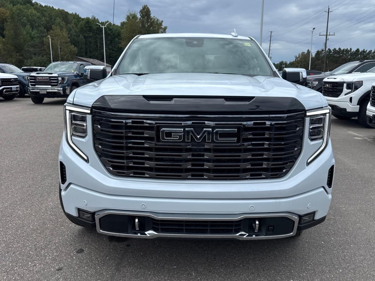2026 GMC Sierra 1500 Crew Cab Short Box 4-Wheel Drive Denali Ultimate Photo