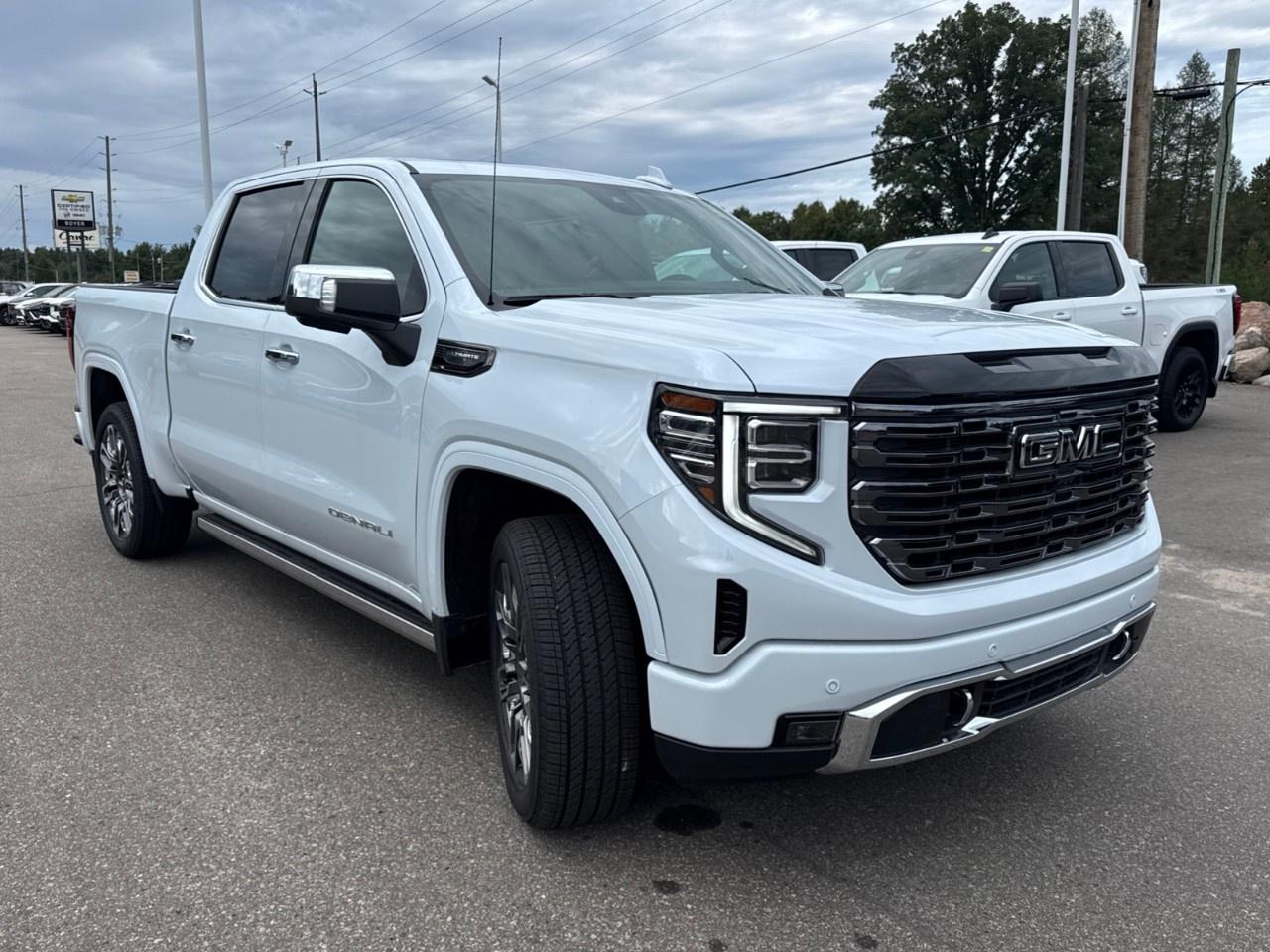 2026 GMC Sierra 1500 Crew Cab Short Box 4-Wheel Drive Denali Ultimate Photo