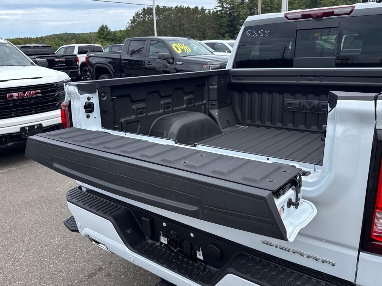 2026 GMC Sierra 1500 Crew Cab Short Box 4-Wheel Drive Denali Ultimate Photo