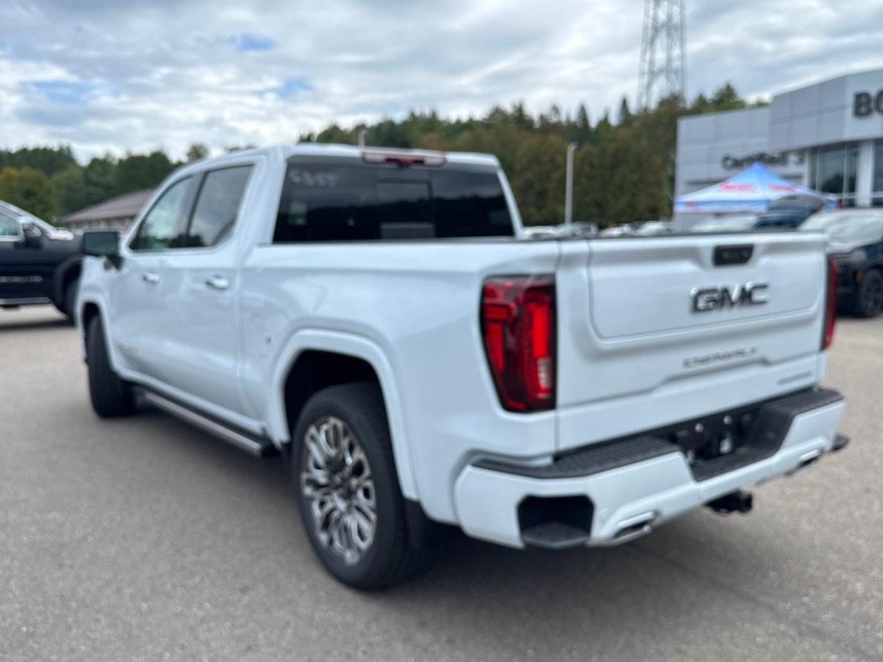 2026 GMC Sierra 1500 Crew Cab Short Box 4-Wheel Drive Denali Ultimate Photo