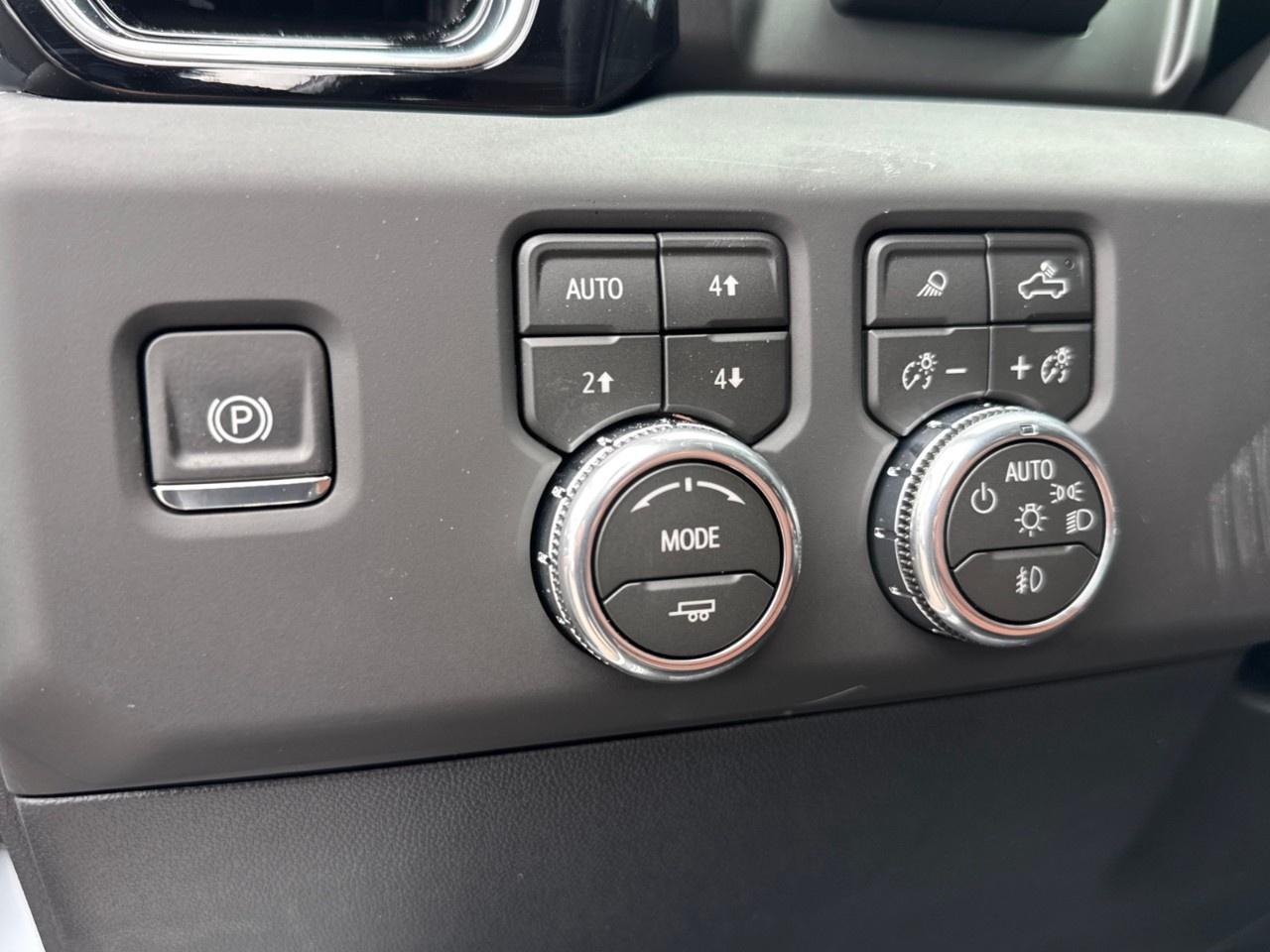 2026 GMC Sierra 1500 Crew Cab Short Box 4-Wheel Drive Denali Ultimate Photo