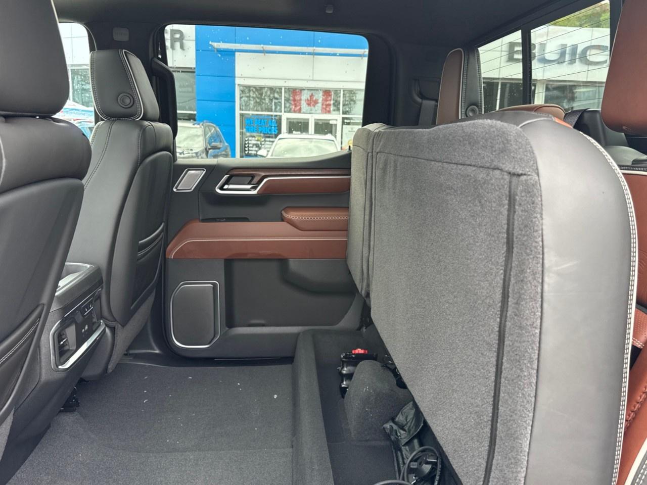 2026 GMC Sierra 1500 Crew Cab Short Box 4-Wheel Drive Denali Ultimate Photo
