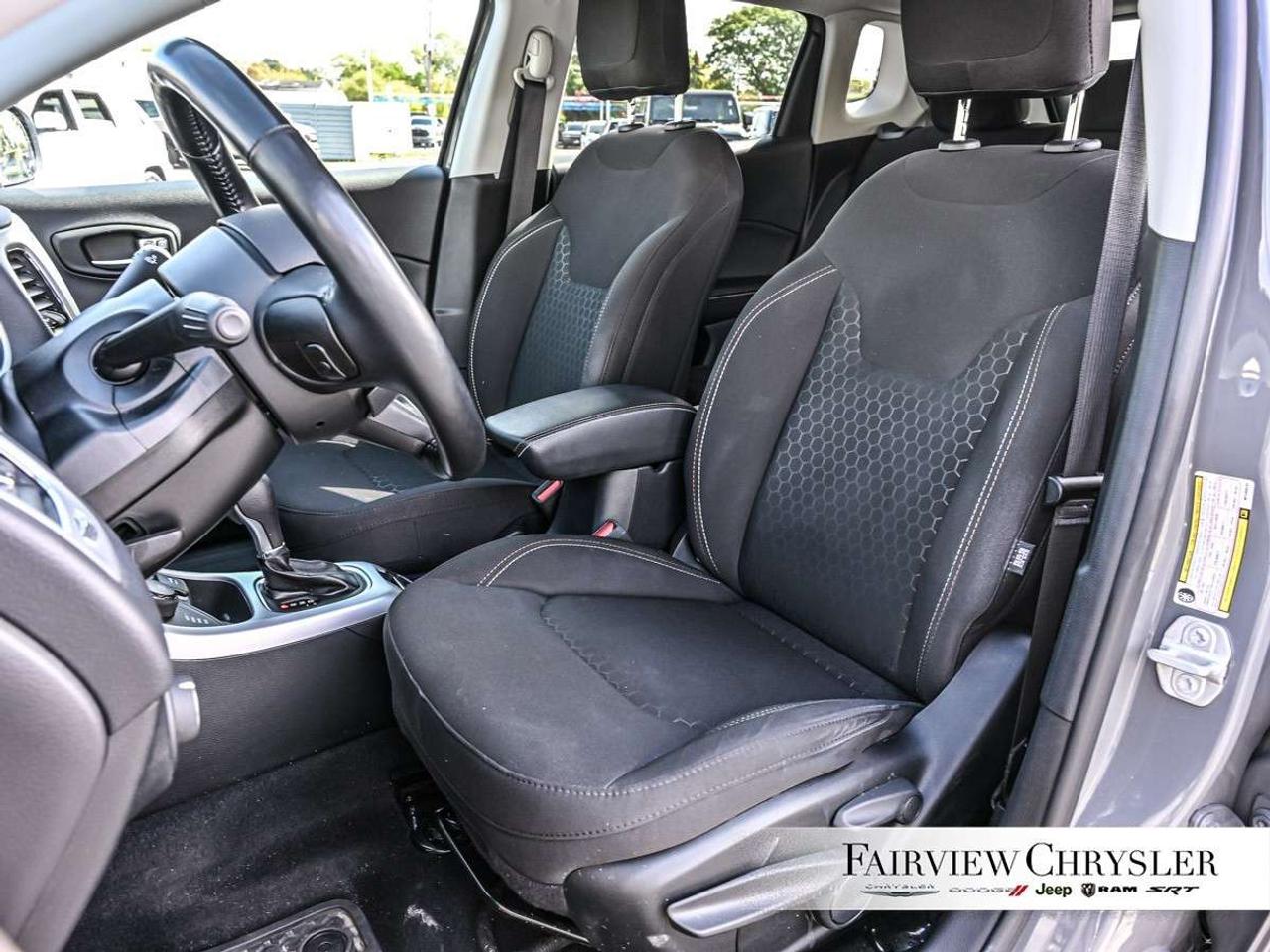 2021 Jeep Compass Upland Edition 4x4 UPLAND   HEATED SEATS   CARPLAY   PUSH BUTTON   DUAL CLIMATE   BACK UP CAMERA Photo