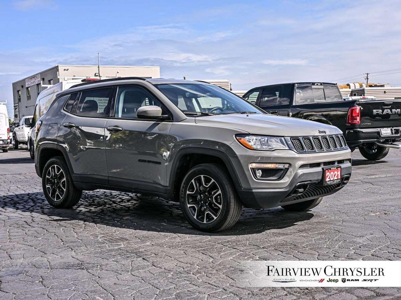 2021 Jeep Compass Upland Edition 4x4 UPLAND   HEATED SEATS   CARPLAY   PUSH BUTTON   DUAL CLIMATE   BACK UP CAMERA Photo