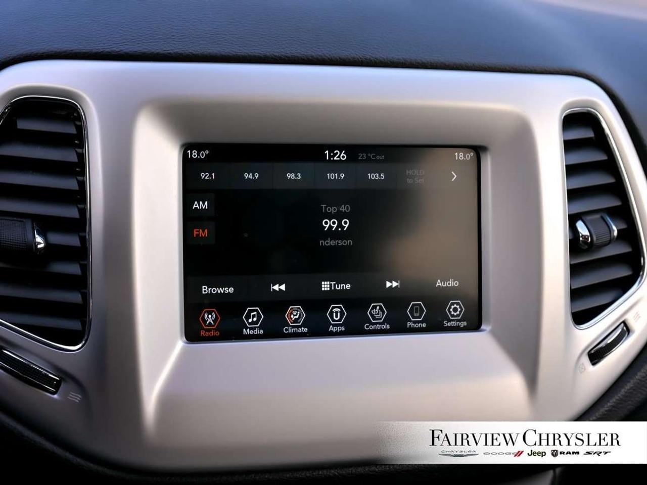 2021 Jeep Compass Upland Edition 4x4 UPLAND   HEATED SEATS   CARPLAY   PUSH BUTTON   DUAL CLIMATE   BACK UP CAMERA Photo