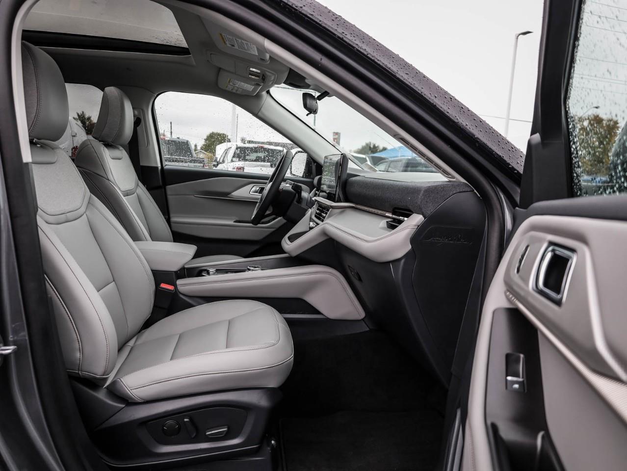 2026 Ford Explorer Active 4dr 4x4 Photo