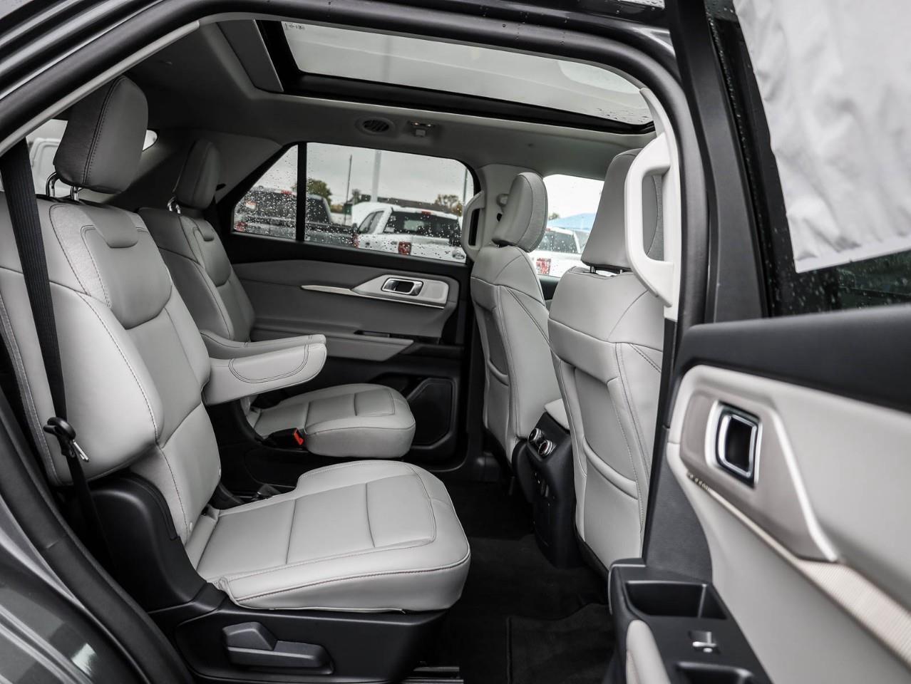 2026 Ford Explorer Active 4dr 4x4 Photo