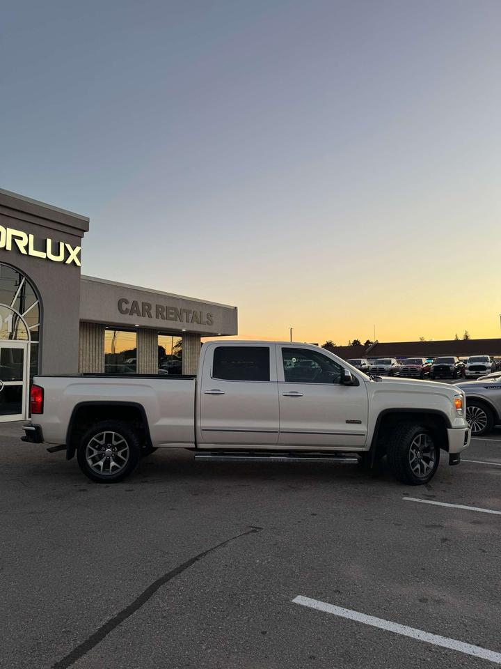 2015 GMC Sierra 1500 4WD Crew Cab 143.5 SLT Photo