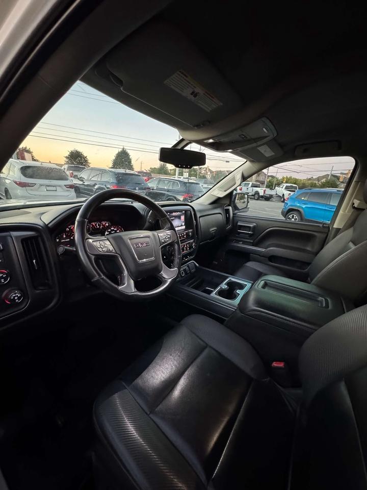 2015 GMC Sierra 1500 4WD Crew Cab 143.5 SLT Photo