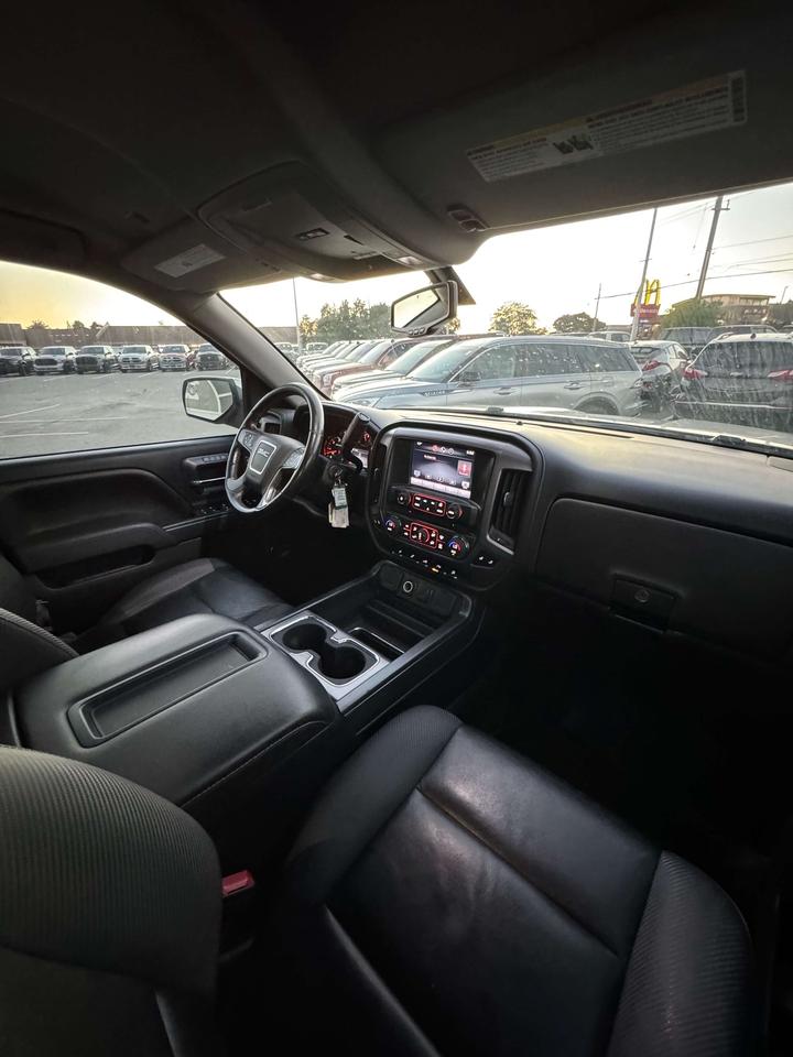 2015 GMC Sierra 1500 4WD Crew Cab 143.5 SLT Photo