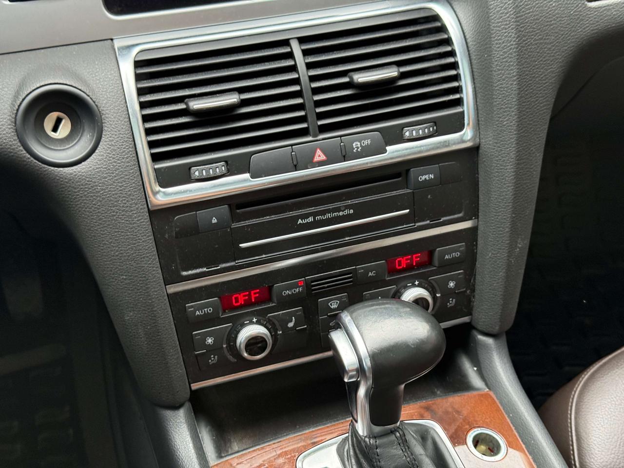 2012 Audi Q7 TDI Diesel l 3.0T l Premium Plus l Quattro l Navi Photo