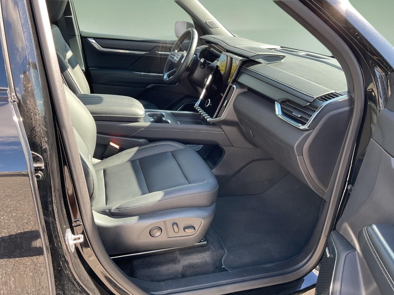 2025 GMC Acadia Elevation 4dr All-Wheel Drive Photo