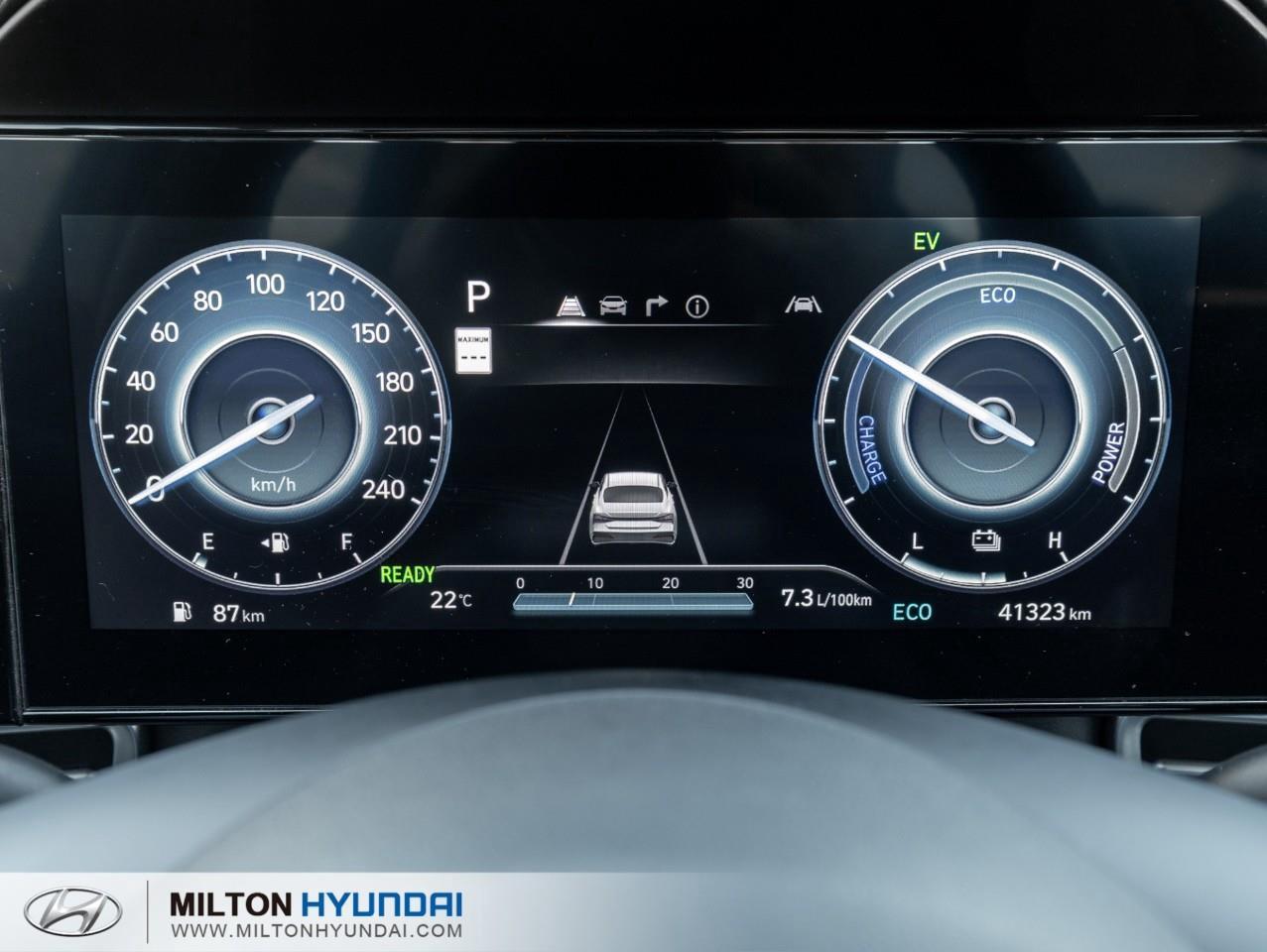 2025 Hyundai Elantra HEV Luxury 4dr Sedan Photo