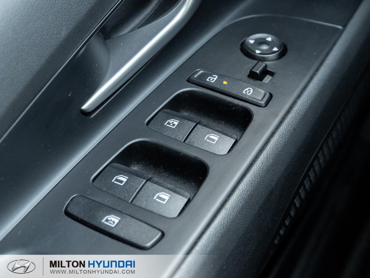2025 Hyundai Elantra HEV Luxury 4dr Sedan Photo