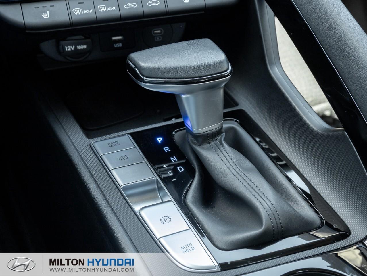 2025 Hyundai Elantra HEV Luxury 4dr Sedan Photo
