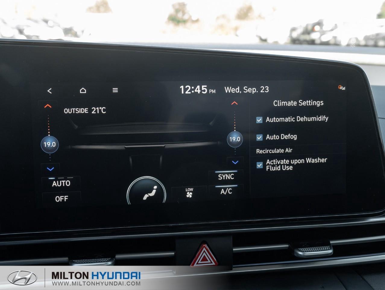 2025 Hyundai Elantra HEV Luxury 4dr Sedan Photo