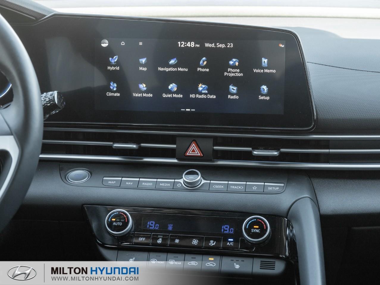2025 Hyundai Elantra HEV Luxury 4dr Sedan Photo