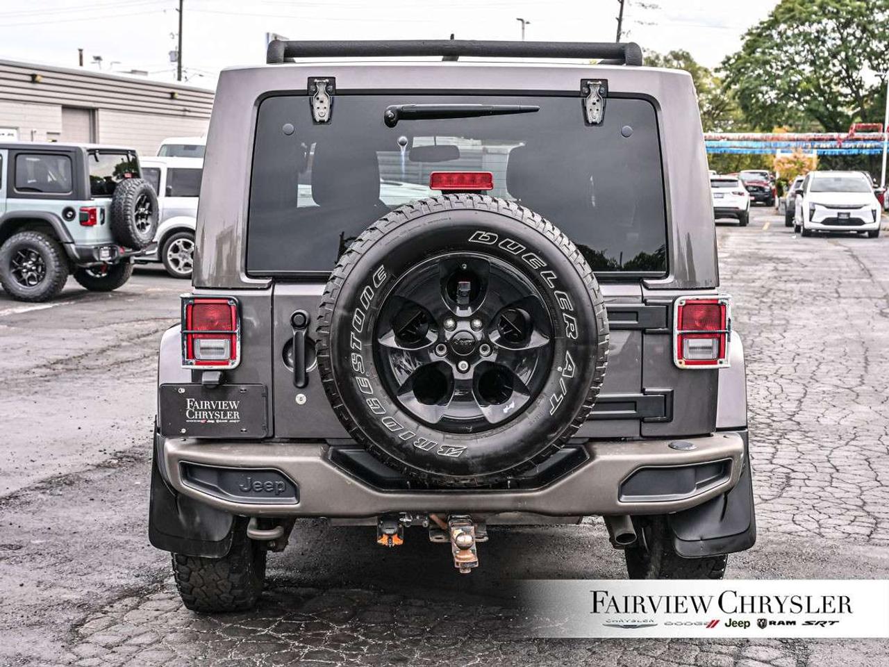 2016 Jeep Wrangler 4WD 4dr 75th Anniversary 6 SPD MANUAL    75TH ANNIVERSARY   CLEAN CARFAX   BLUETOOTH Photo4