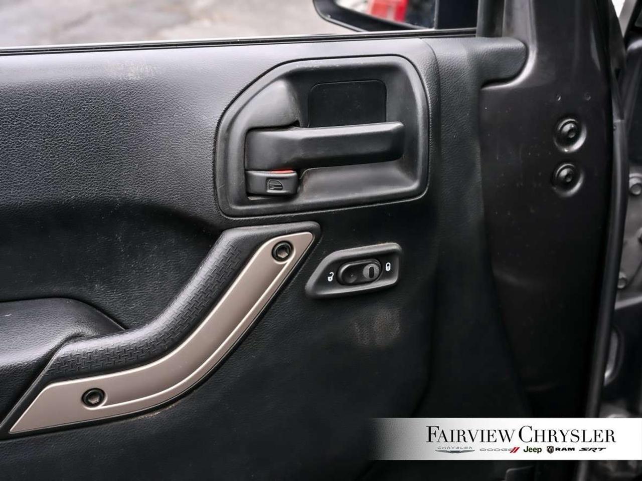 2016 Jeep Wrangler 4WD 4dr 75th Anniversary 6 SPD MANUAL    75TH ANNIVERSARY   CLEAN CARFAX   BLUETOOTH Photo
