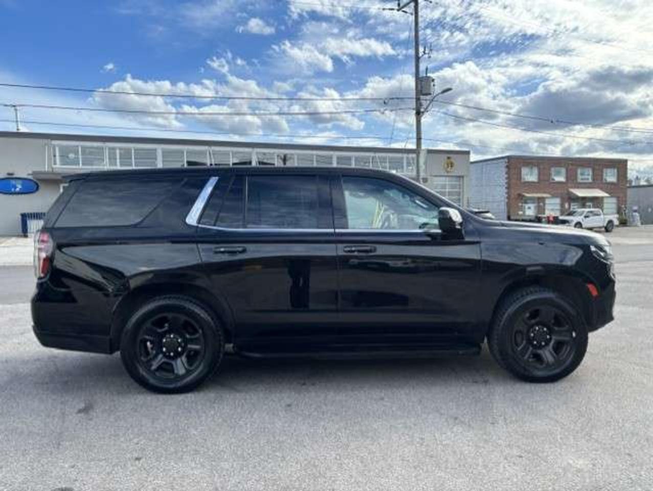 2021 Chevrolet Tahoe 4X4 8 PASSENGER-CAMERA-1 OWNER-CERTIFIED! Photo