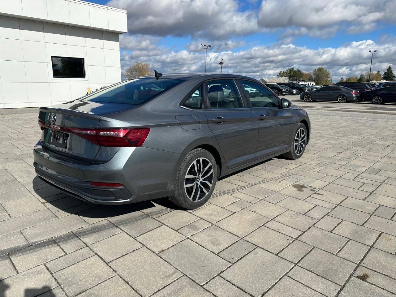 2025 Volkswagen Jetta Comfortline 4dr Sedan Photo4